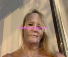 SEXY COUGAR DOES SENSUAL MASSAGES COME WARM UP WITH ME!!!!!!