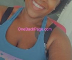 5'2 Naturally pretty thick & curvy woman looking for a discreet friendly man