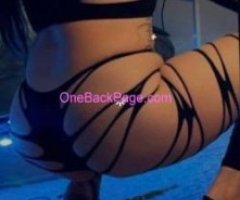 Come have fun with a tall discreet Hispanic-white Vixen