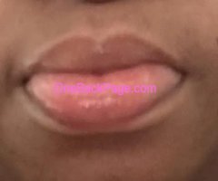 Big juicy wet ? lips ? looking to please you