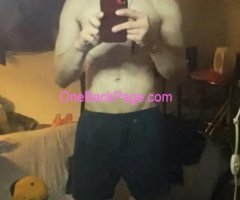 26 y/o fit straight man providing massage and more