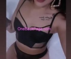 SEXY BOMBSHELL LATINA BABE !