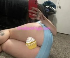 Sexy petite party girl with a fat booty? real and recent pics