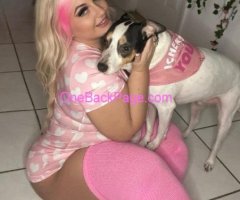 pretty thick white girl big booty blonde