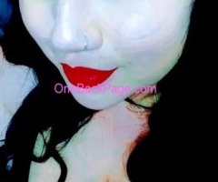 Exotic Latina green eyes DDs and luscious lips