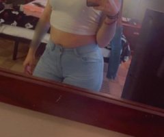 ?Cum have some fun with this sexy latina with a tight pussy ??? HABLO ESPANOL.