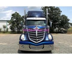 ???? For Sale: 2022 International LoneStar – 18-Ton Powerhouse!