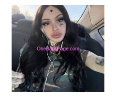 SEXY fun, flirty trans babe with a naughty side waiting just for you.